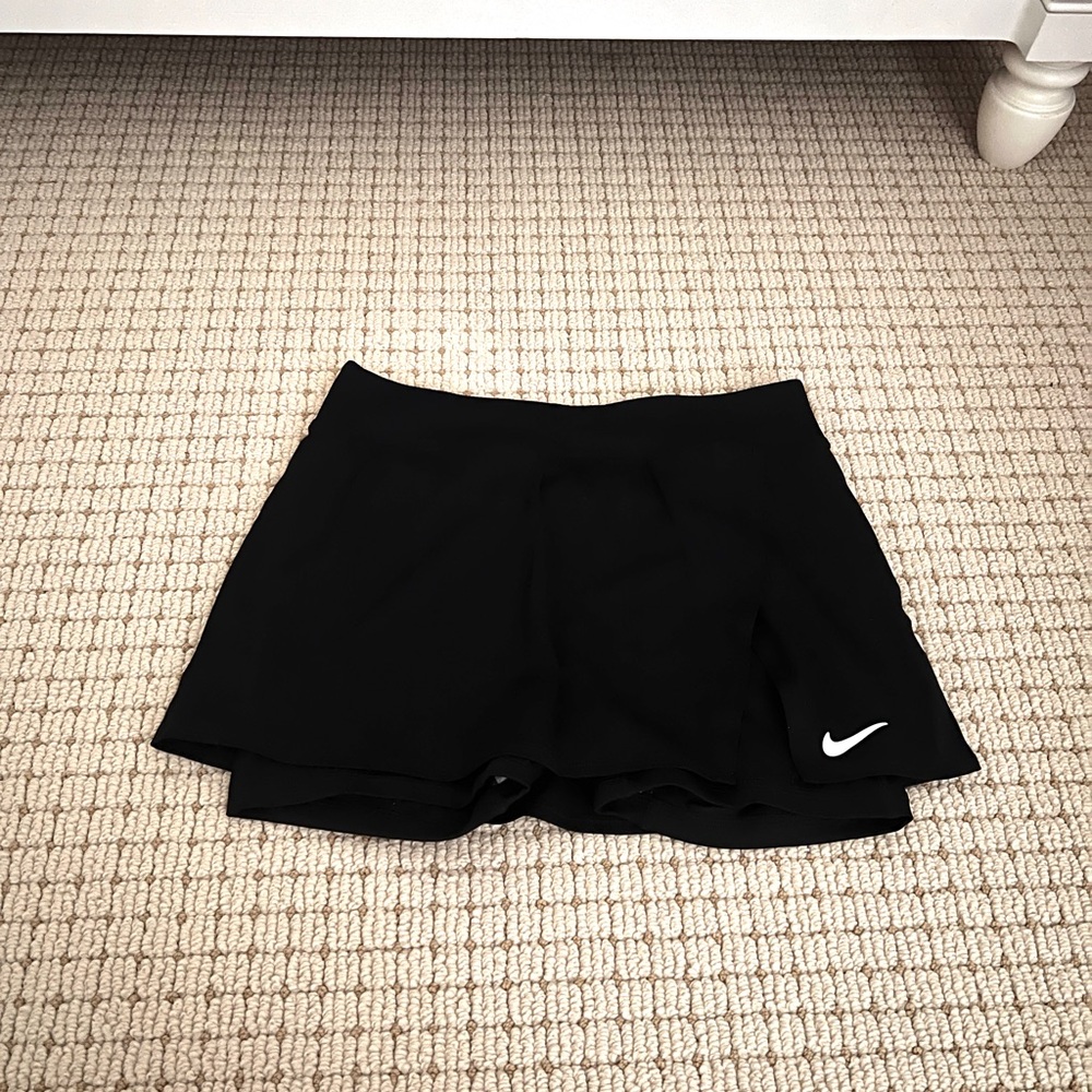 Nike Women's Black Victory Straight Skirt